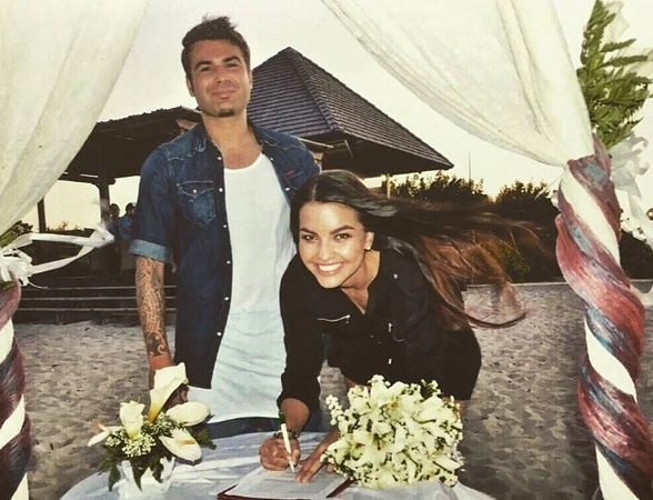 mutu-sa-insurat-a-treia-oara-ceremonia-a-avut-loc-pe-o-plaja-exotica-din-cuba