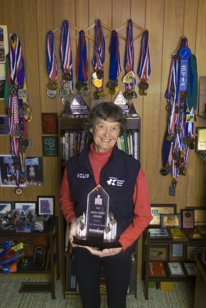 o-calugarita-de-86-de-ani-participa-la-triatlonul-ironman