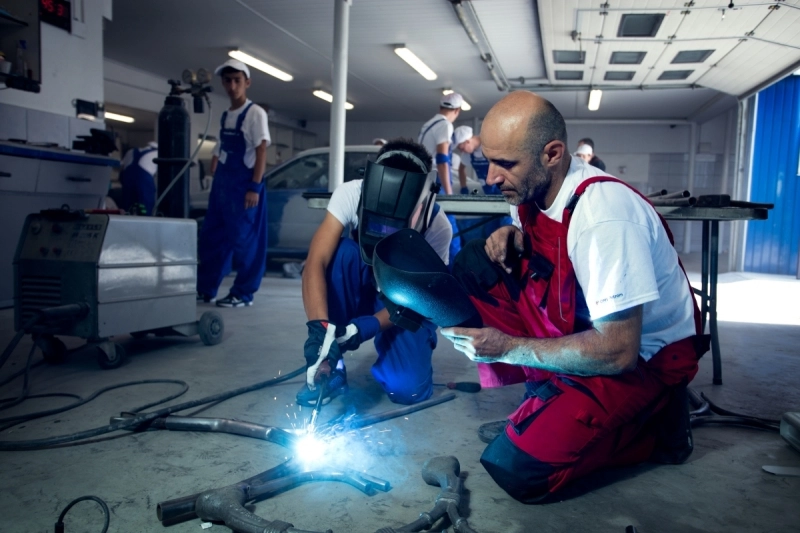 o-noua-generatie-de-mecanici-in-tabara-meseriasilor-din-tara-lui-andrei