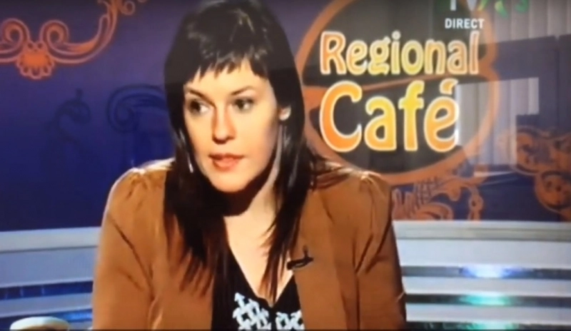 o-realizatoare-tvr-cluj-a-anuntat-in-direct-ca-a-fost-data-afara-video