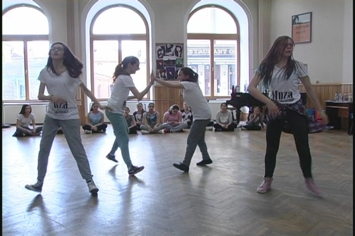 patru-licee-din-brasov-se-bat-pentru-cupa-la-street-dance