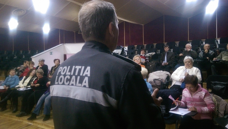 politistii-locali-aproape-de-seniorii-brasoveni