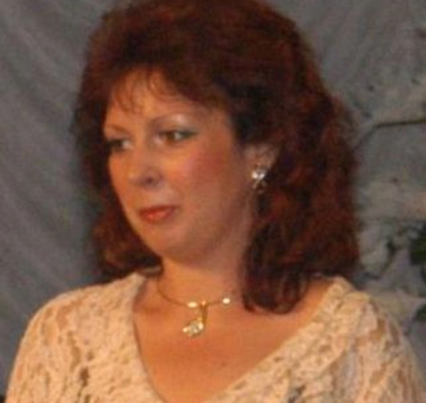 recitalul-de-la-ora-cinci-cine-maude-cantand