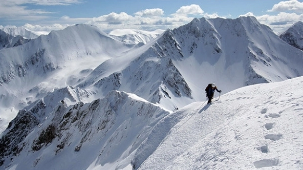 risc-mare-de-avalansa-in-muntii-fagaras-si-insemnat-in-bucegi