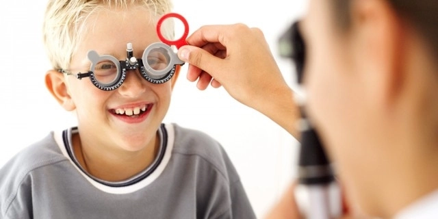 sfatul-optometristului-dezvoltarea-vederii-copiilor