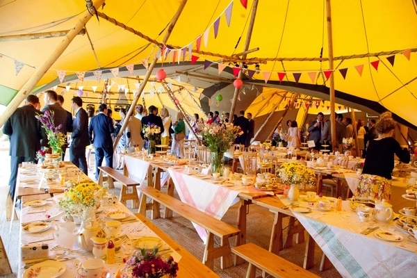 siau-invitat-toti-vecinii-la-nuntapeste-18000-de-oameni