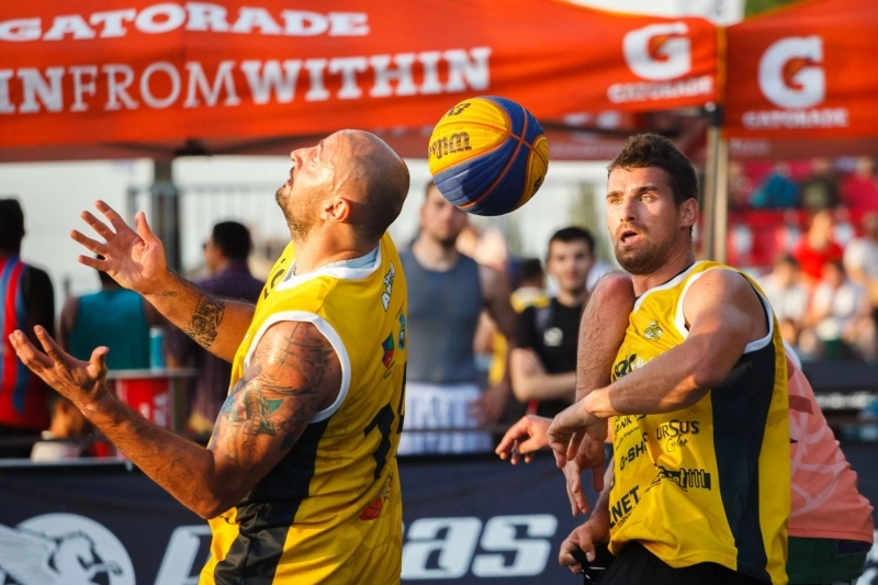 spectacol-total-sub-panou-galerie-foto