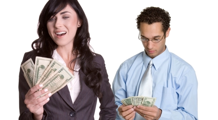 studiu-femeile-ar-accepta-un-salariu-cu-500-de-lei-mai-mic-decat-barbatii