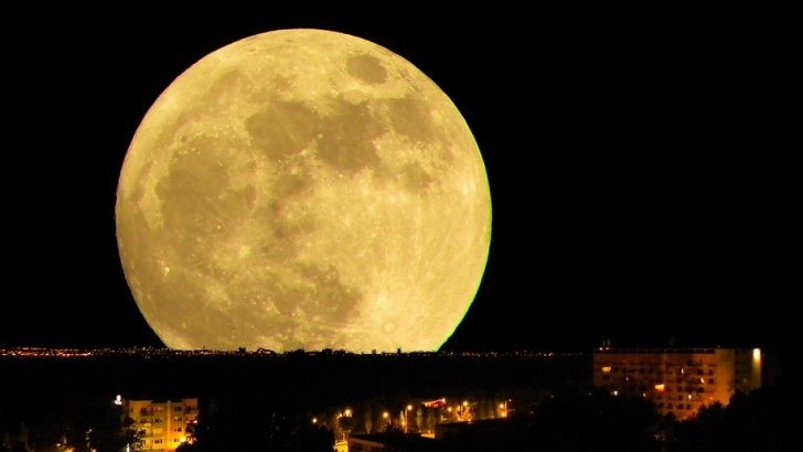 superluna-fenomen-astronomic-interesant-la-noapte