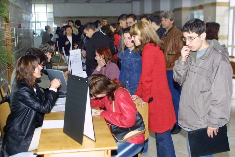 -580-locuri-de-munca-sunt-disponibile-in-prezent-la-brasov