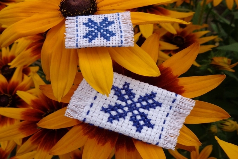 -atelier-de-vacanta-la-casa-junilor-cusaturi-cu-motive-traditionale