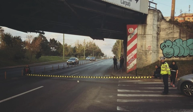 -pieton-ranit-grav-de-un-autoturism-pe-strada-harmanului