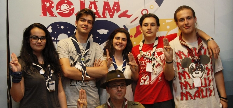 1-800-de-tineri-din-toata-tara-construiesc-la-cristian-orasul-cercetasilor-