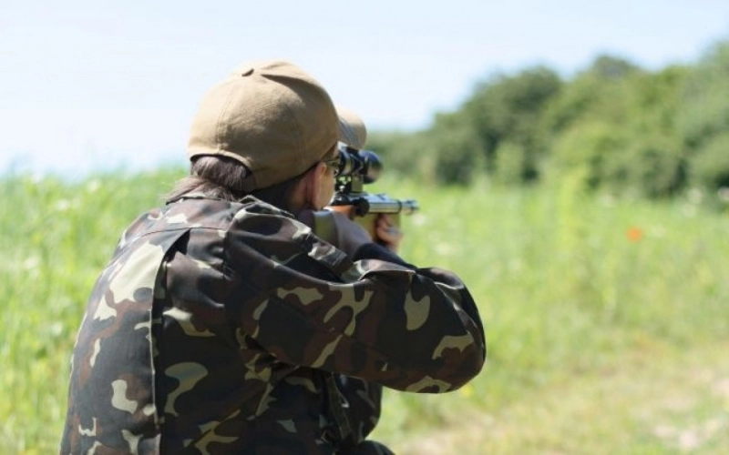 10-vanatori-pe-urmele-ursului-atacator