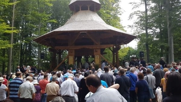 5000-de-credinciosi-la-slujba-de-la-sambata-de-sus