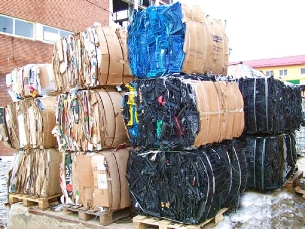 780-de-tone-de-deseuri-aruncate-in-luna-curateniei