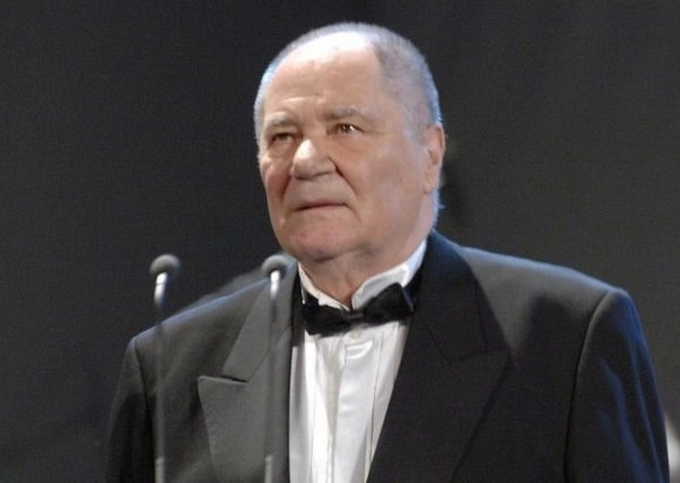 a-mai-apus-o-stea-pe-cerul-romaniei-a-murit-ion-besoiu