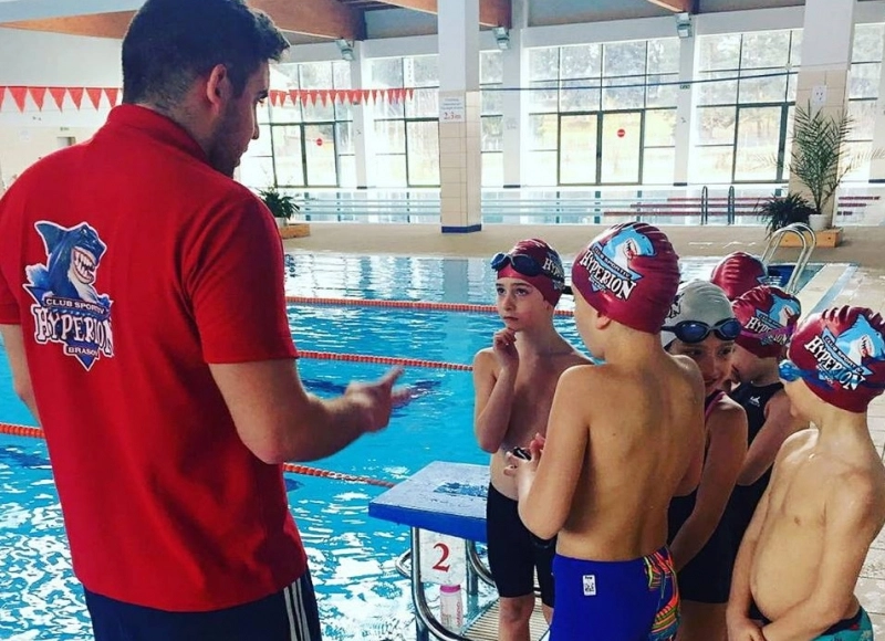 a-treia-editie-a-cupei-mos-hyperion-la-inot-la-bazinul-olimpic-brasov