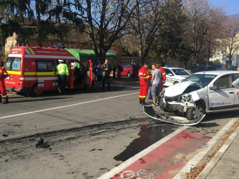 accident-intro-intersectie-din-codlea