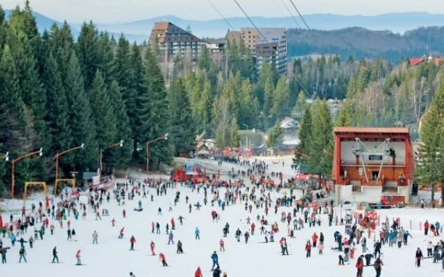 aproape-350000-de-turisti-au-vizitat-brasovul-in-primele-patru-luni-ale-anului