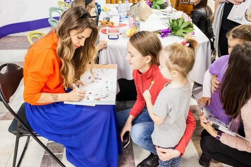 autoarea-blogului-printesa-urbana-va-lansa-cinci-carti-