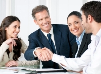 bancile-fac-angajari-la-brasov