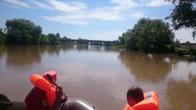 barbatul-care-sa-aruncat-in-apele-oltului-sa-intors-acasa