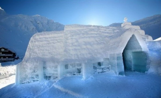 biserica-de-gheata-de-la-balea-va-fi-inaugurata-la-finalul-lunii
