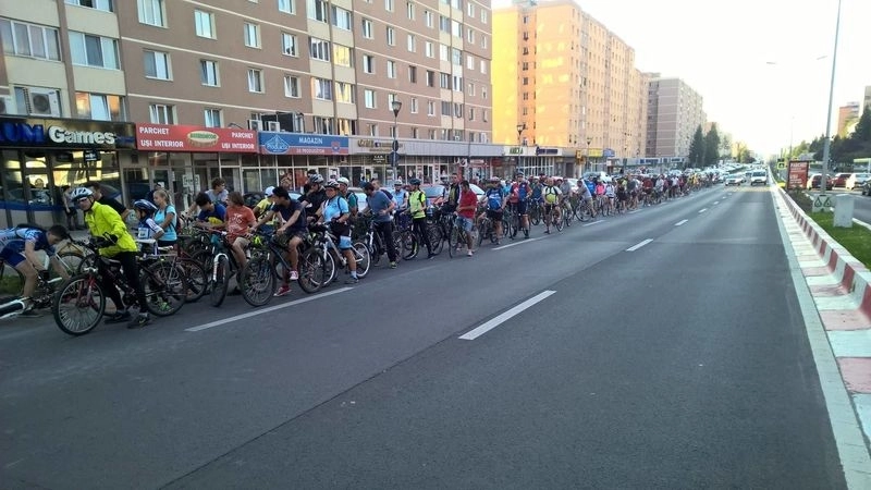 brasovenii-invitati-la-o-noua-editie-a-masei-critice