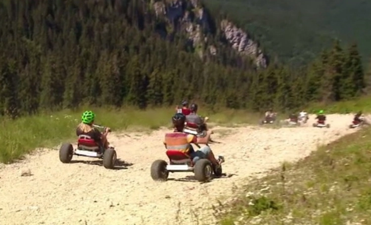 cartul-de-munte-fara-motor-o-noua-atractie-pentru-turisti-in-poiana-brasov