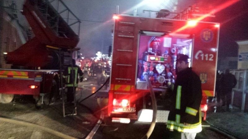 case-cuprinse-de-flacari-in-cristian