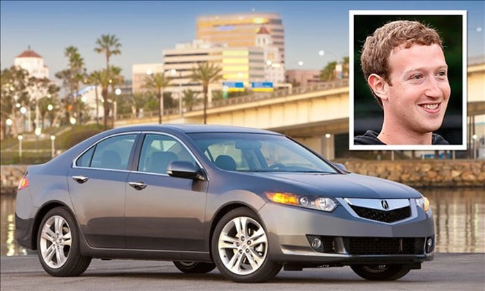 ce-masina-conduce-mark-zuckerberg