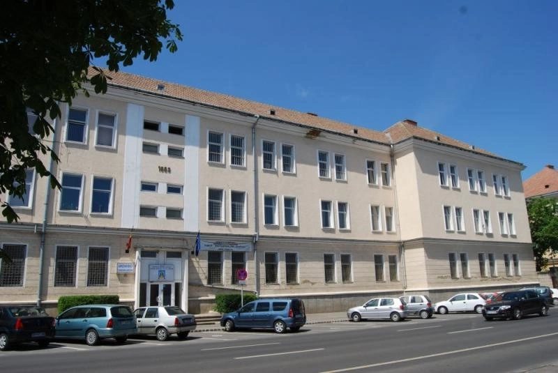 centrul-militar-zonal-recruteaza-