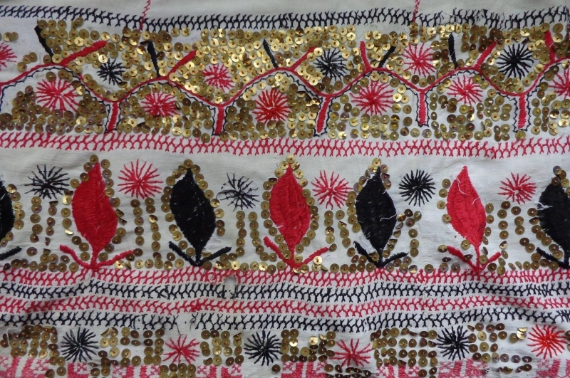 conferinta-simboluri-si-motive-cusute-pe-ii-si-camasi