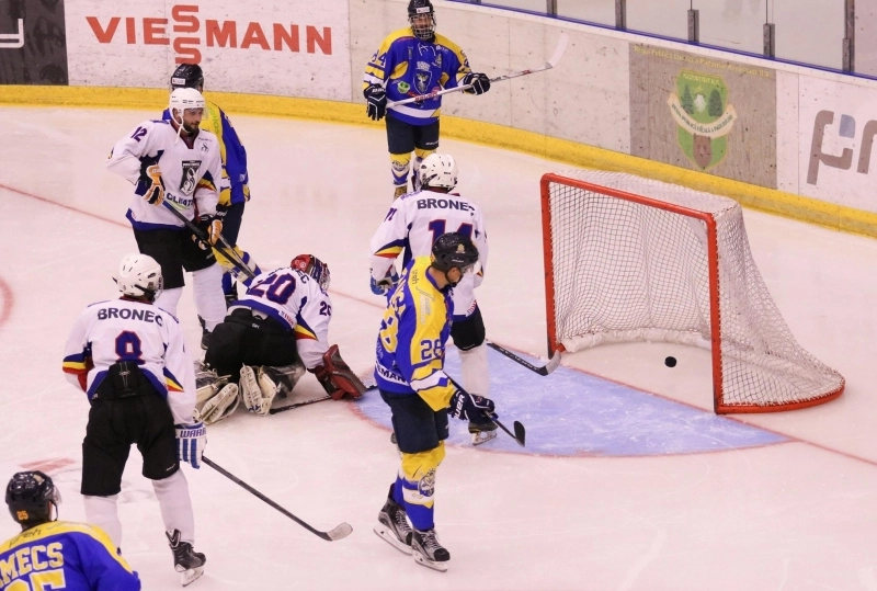 corona-brasov-este-campioana-la-hochei-pe-gheata