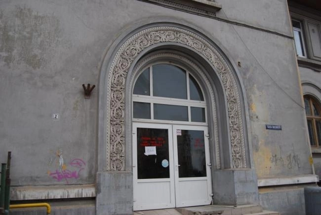 curatenie-la-spitalele-astra-si-tractorul