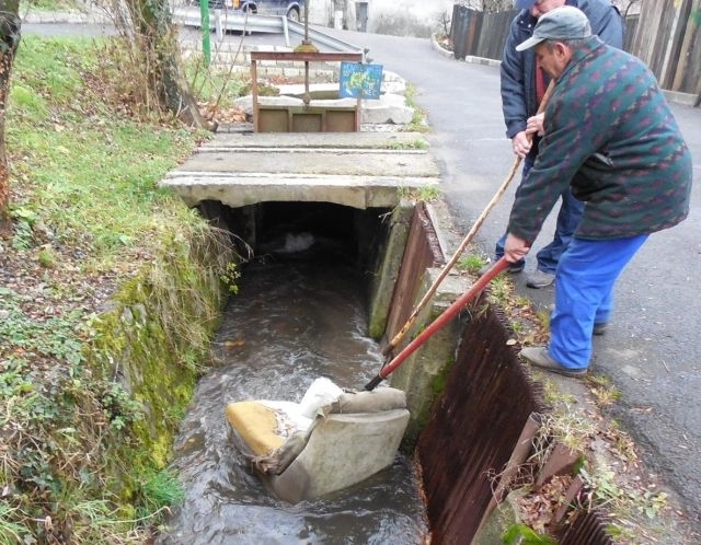 curatenie-pe-mai-multe-parauri-din-brasov-de-ziua-mondiala-a-apei