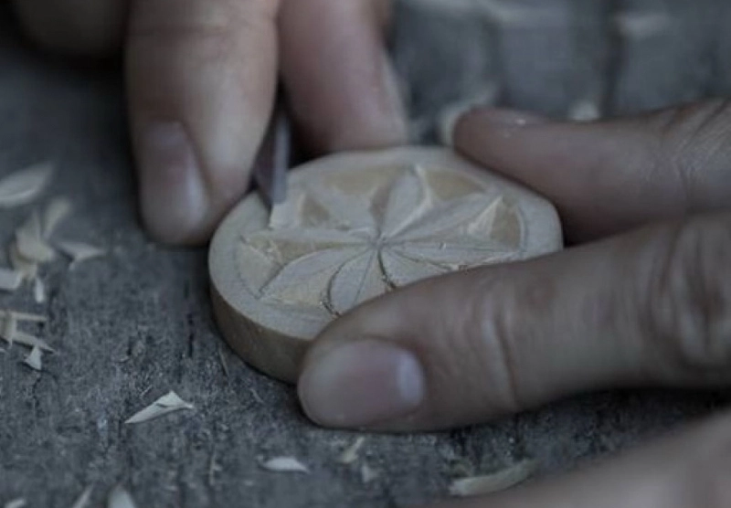 curs-de-crestaturi-traditionale-in-lemn-la-casa-junilor