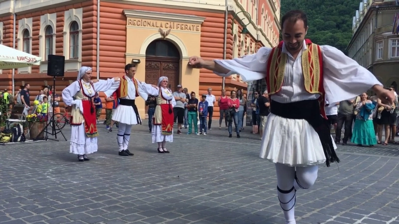 curs-gratuit-de-dansuri-grecesti