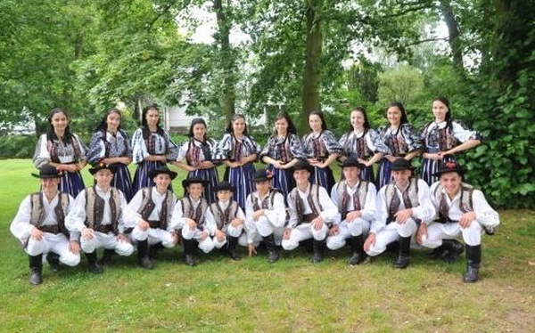 dansatorii-din-sinca-noua-reprezinta-romania-in-chile
