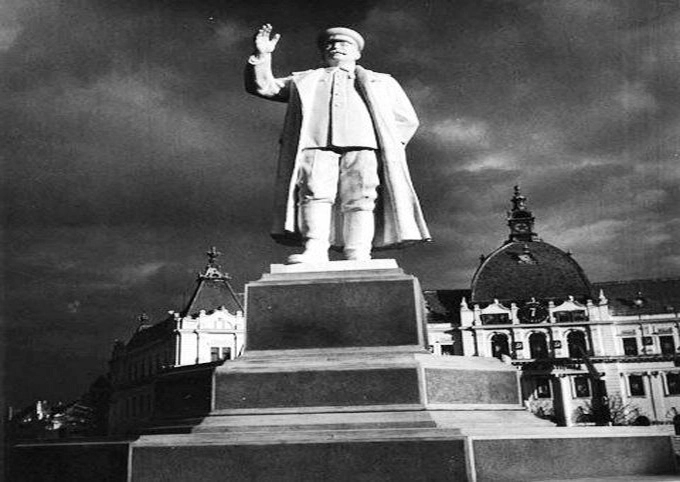 dezbatere-istorica-despre-orasul-stalin-la-consiliul-judetean-brasov