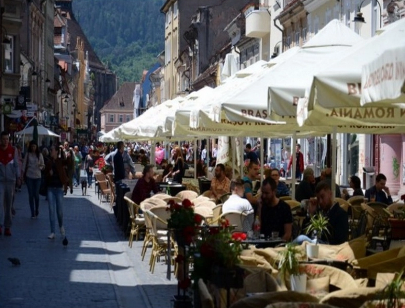 din-1-aprilie-vor-aparea-terasese-pe-strada-republicii