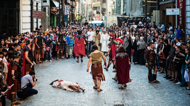 drumul-crucii-pus-in-scena-de-74-de-actori