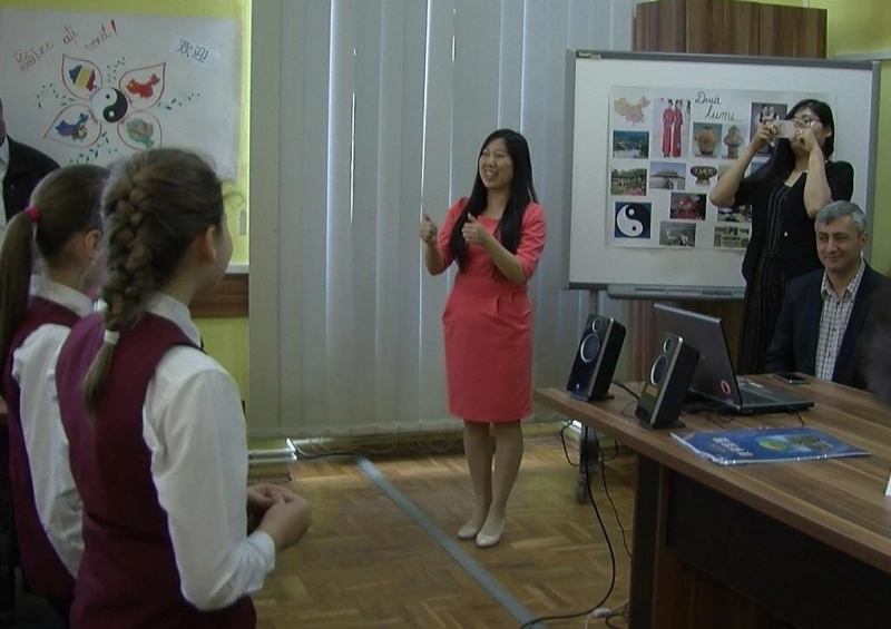 elevii-din-fagaras-au-posibilitatea-sa-invete-limba-chineza