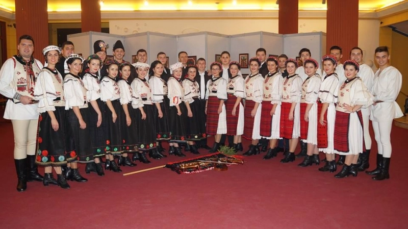 festival-folcloric-studentesc-organizat-de-ansamblul-junii-brasovului