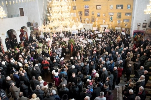festivalul-cetelor-de-feciori-desfasurat-pe-ger-naprasnic