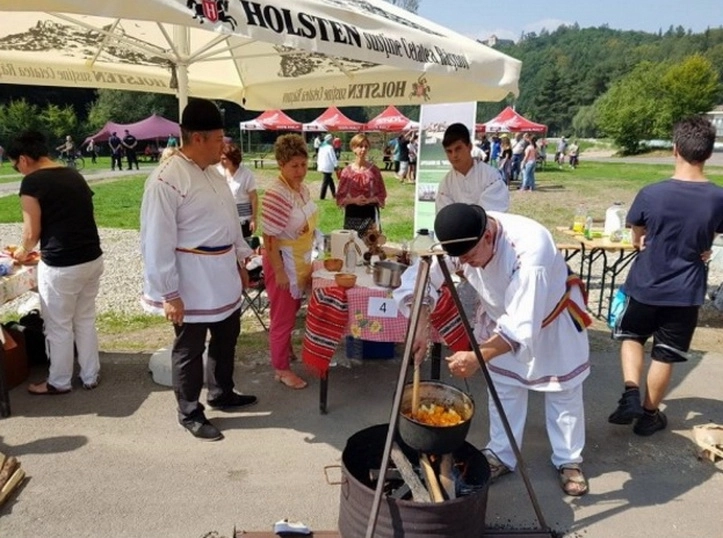 festivalul-zupului-de-la-rasnov-sa-amanat