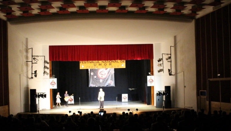 festivalului-national-de-umor-ceapa-de-aur-la-fagaras