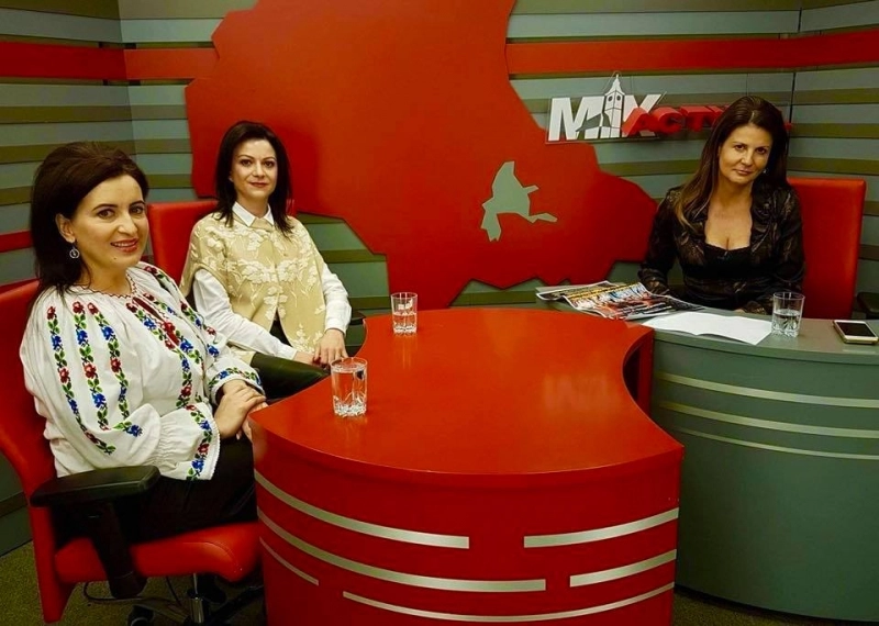 ionela-bran-si-denisa-secuiu-la-mix-actual-pentru-stefan