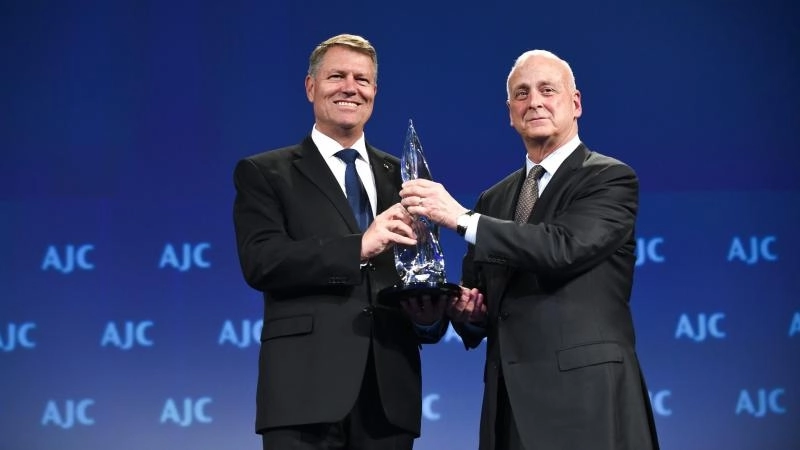 klaus-iohannis-premiat-in-sua
